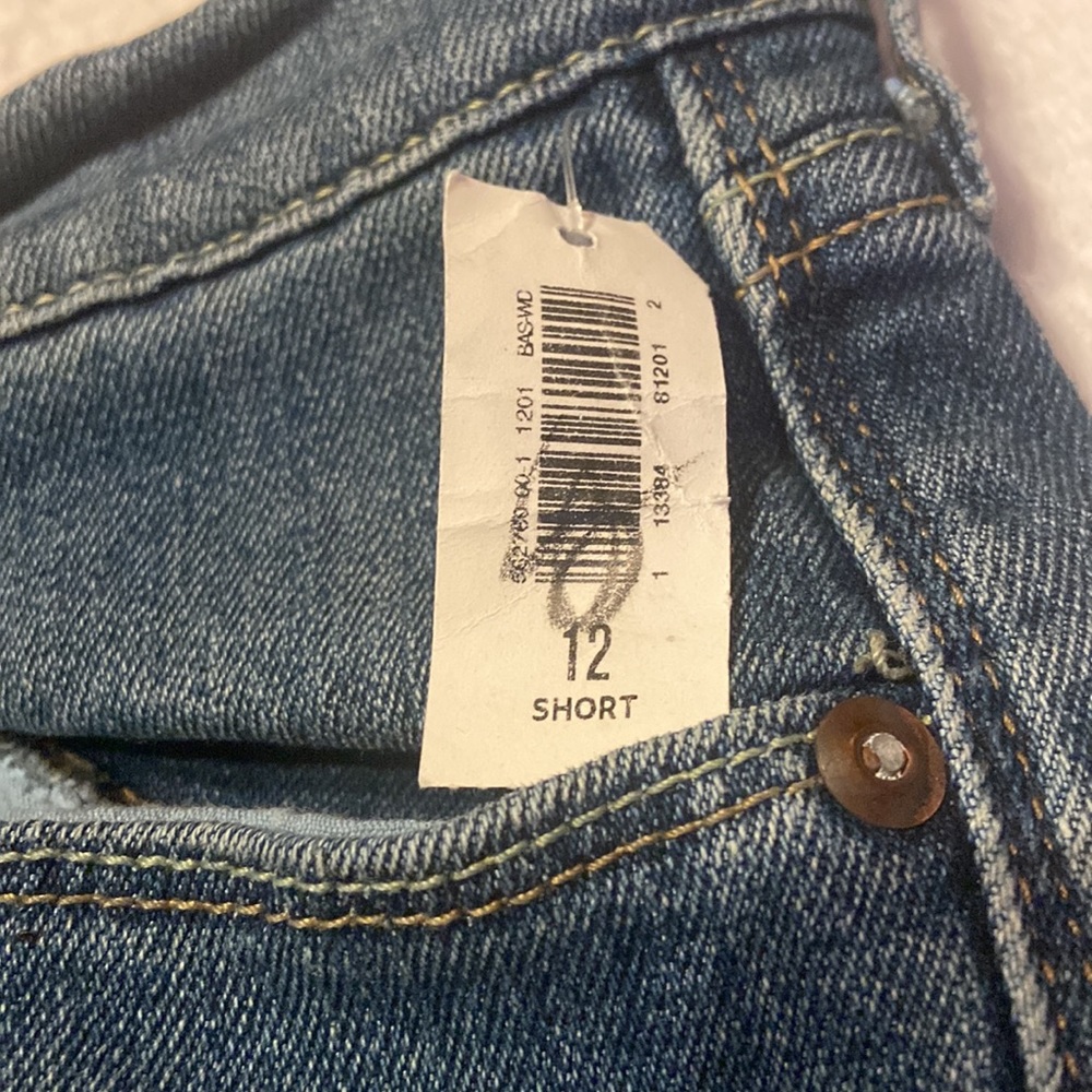 NWT OLD NAVY The Flirt Size 12 Short Boot Cut Blue Jeans - Picture 3 of 10
